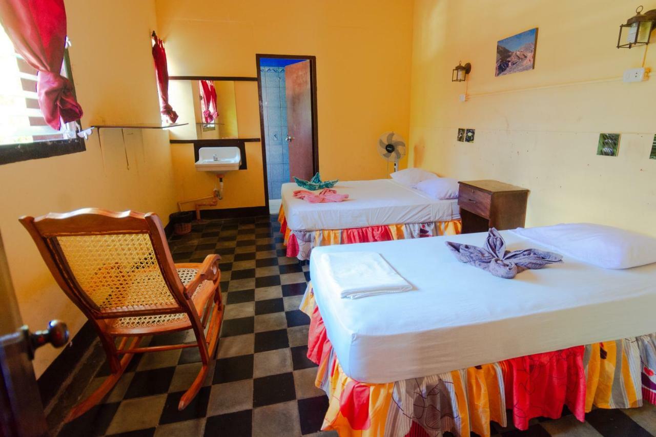 Hostal Lazybones León エクステリア 写真