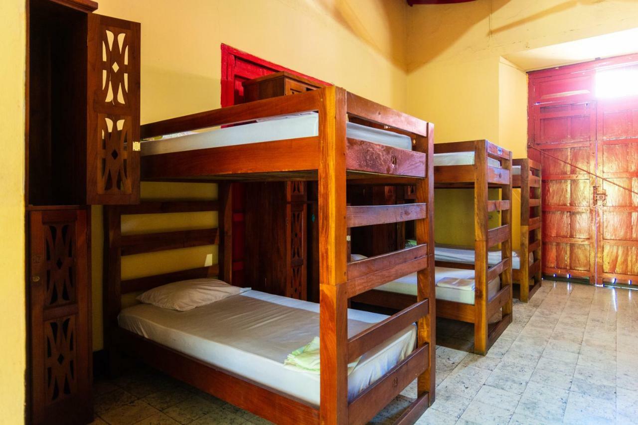 Hostal Lazybones León エクステリア 写真