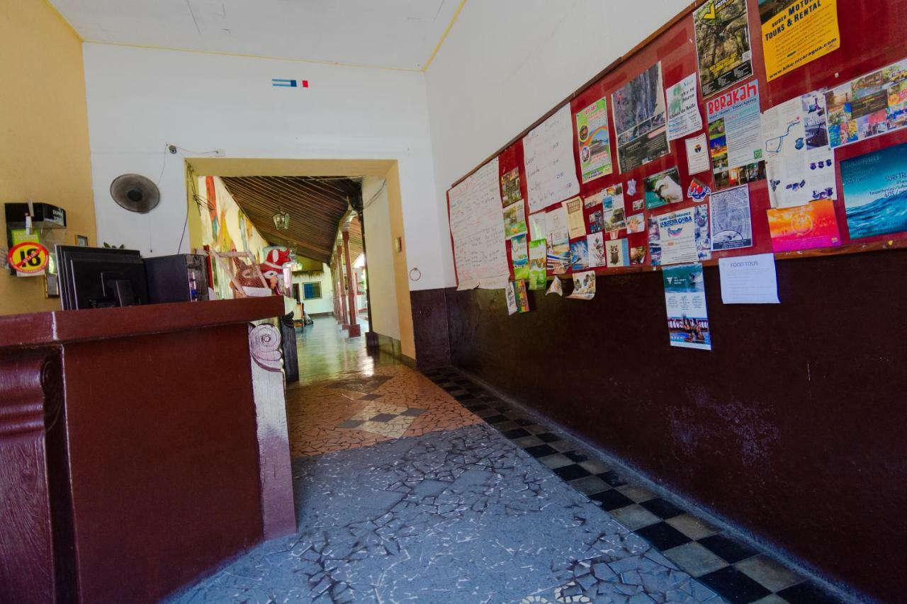 Hostal Lazybones León エクステリア 写真